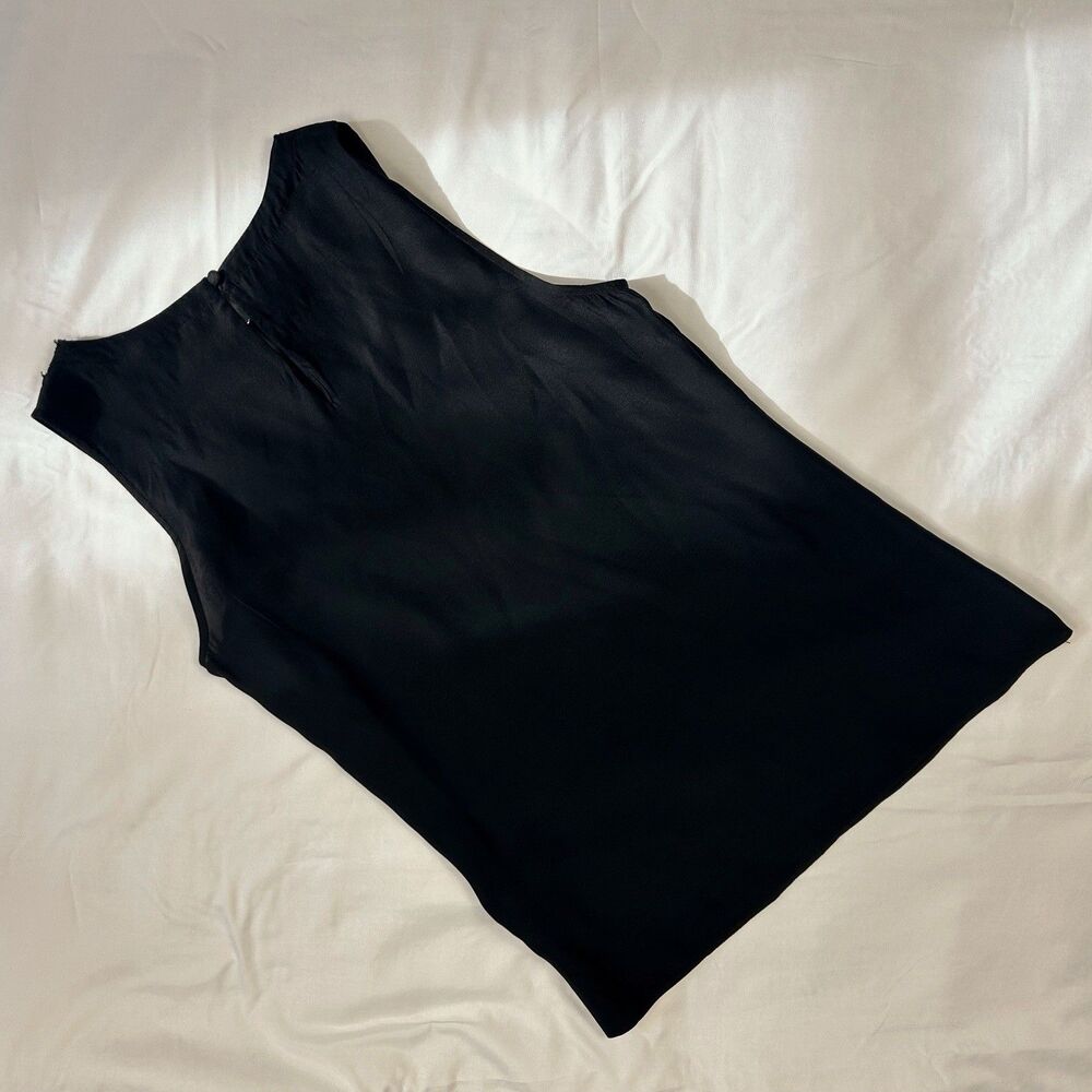 banana republic | size xs | 100% silk black sleeveless blouse - Picture 3 of 4